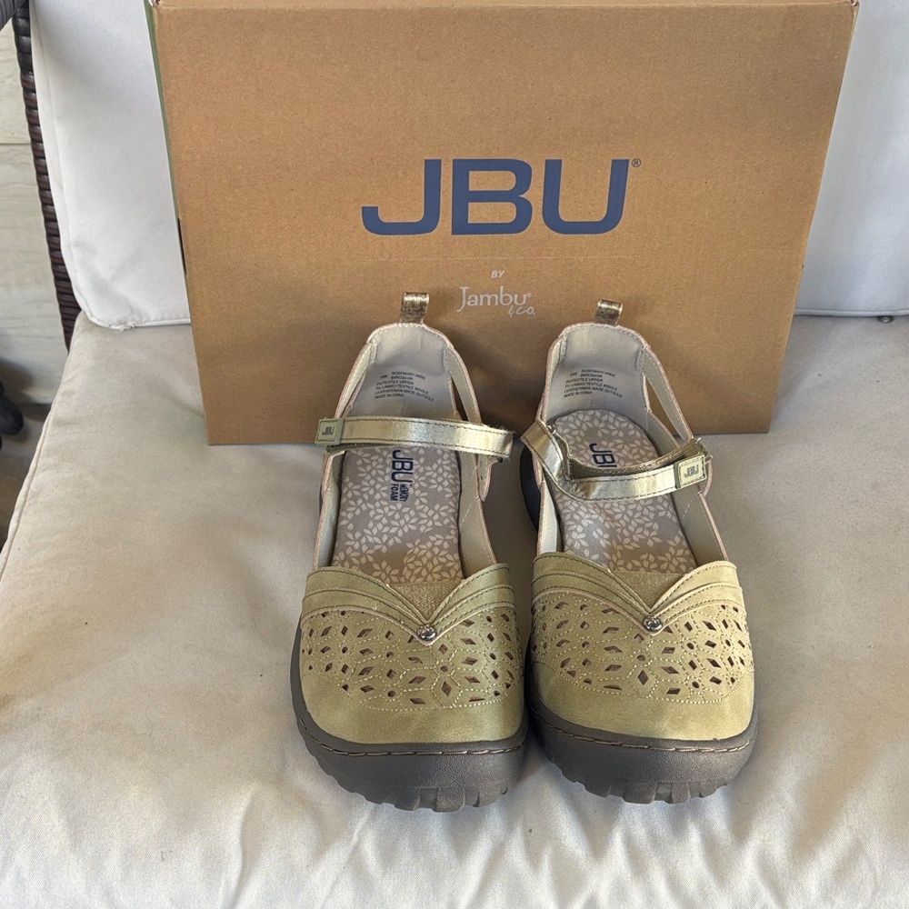 JBU Women's Olive Mary Jane Flats